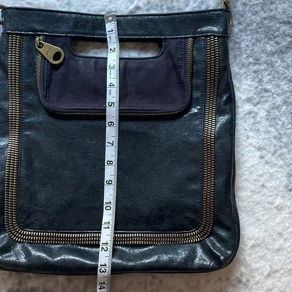 Vintage Matt & Nat Crossbody Purse - Picture 8 of 16